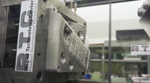 福特“Compolive”研究项目 橄榄树枝与回收塑料共塑绿色汽车零件